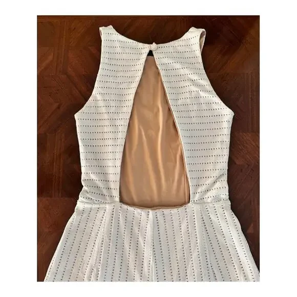 Elegant and rare Nightcap by Carisa Rene skort dress in white crochet lace - Picture 15 of 16